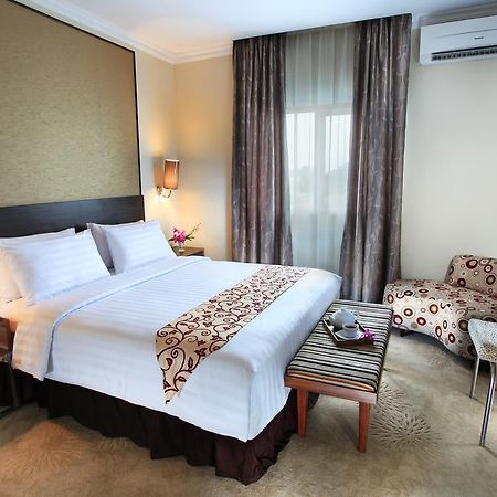 Swiss-Belinn Pangkalan Bun Exterior foto