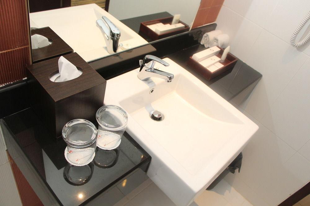 Swiss-Belinn Pangkalan Bun Exterior foto