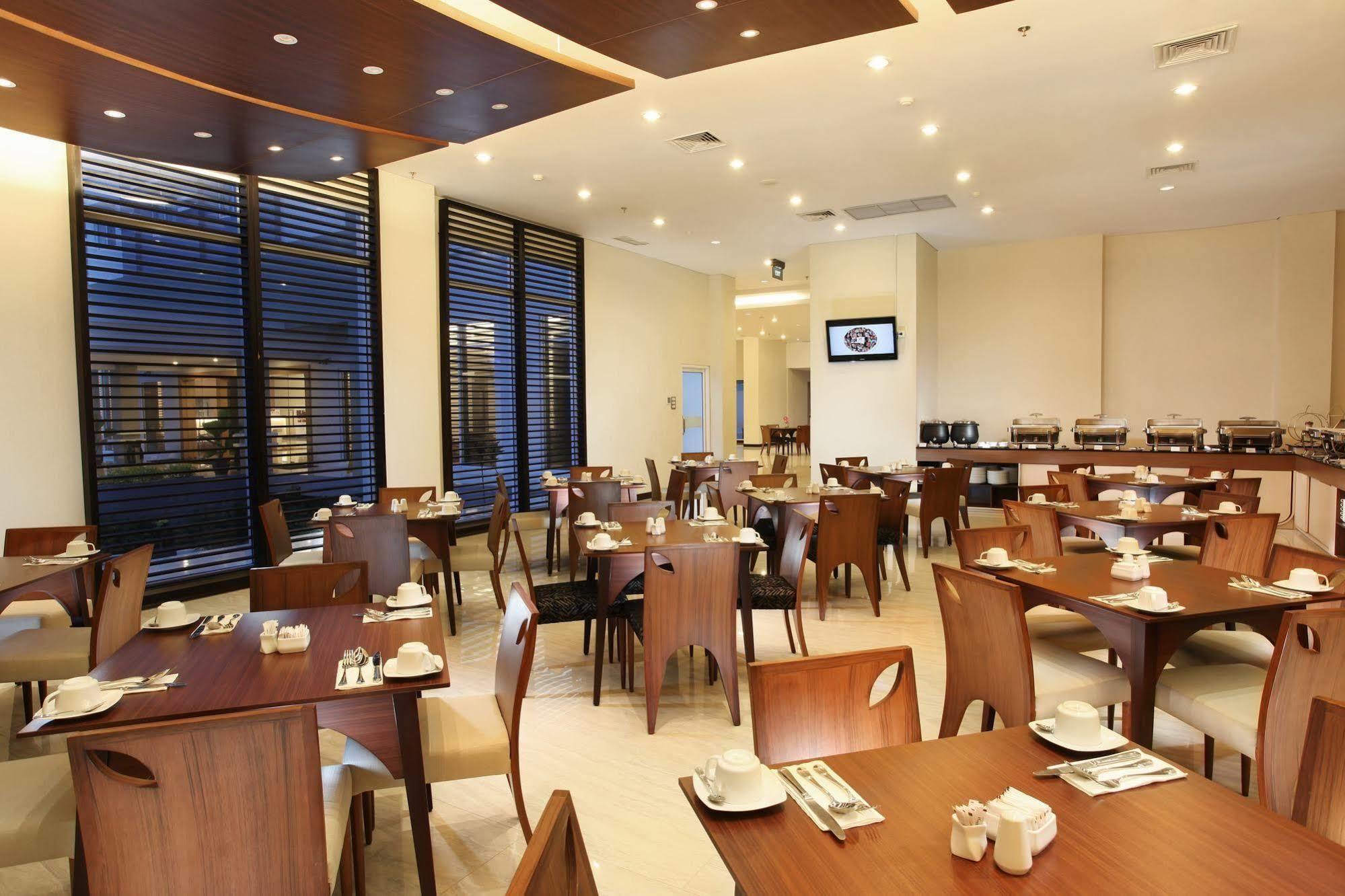 Swiss-Belinn Pangkalan Bun Exterior foto