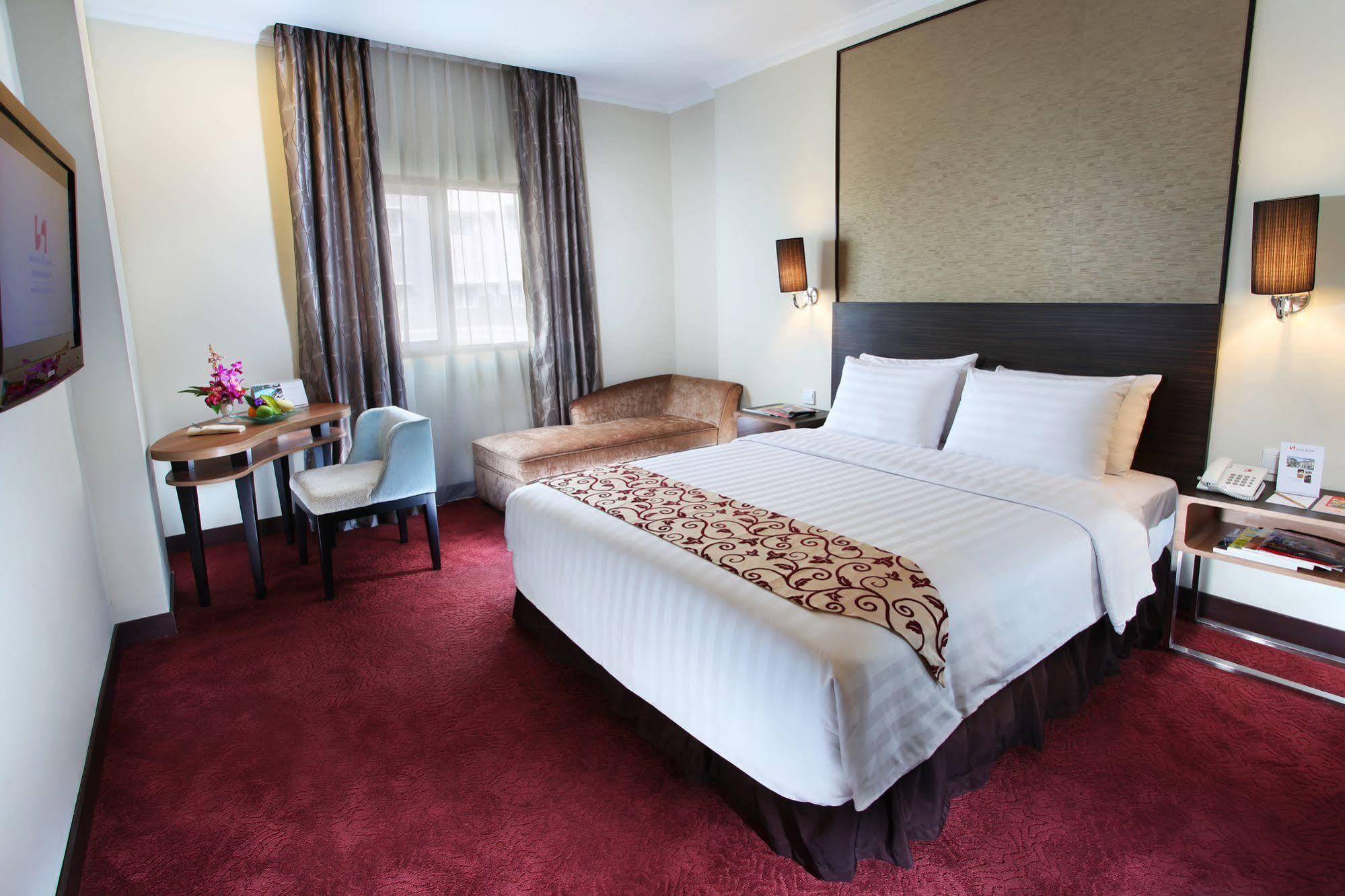 Swiss-Belinn Pangkalan Bun Exterior foto