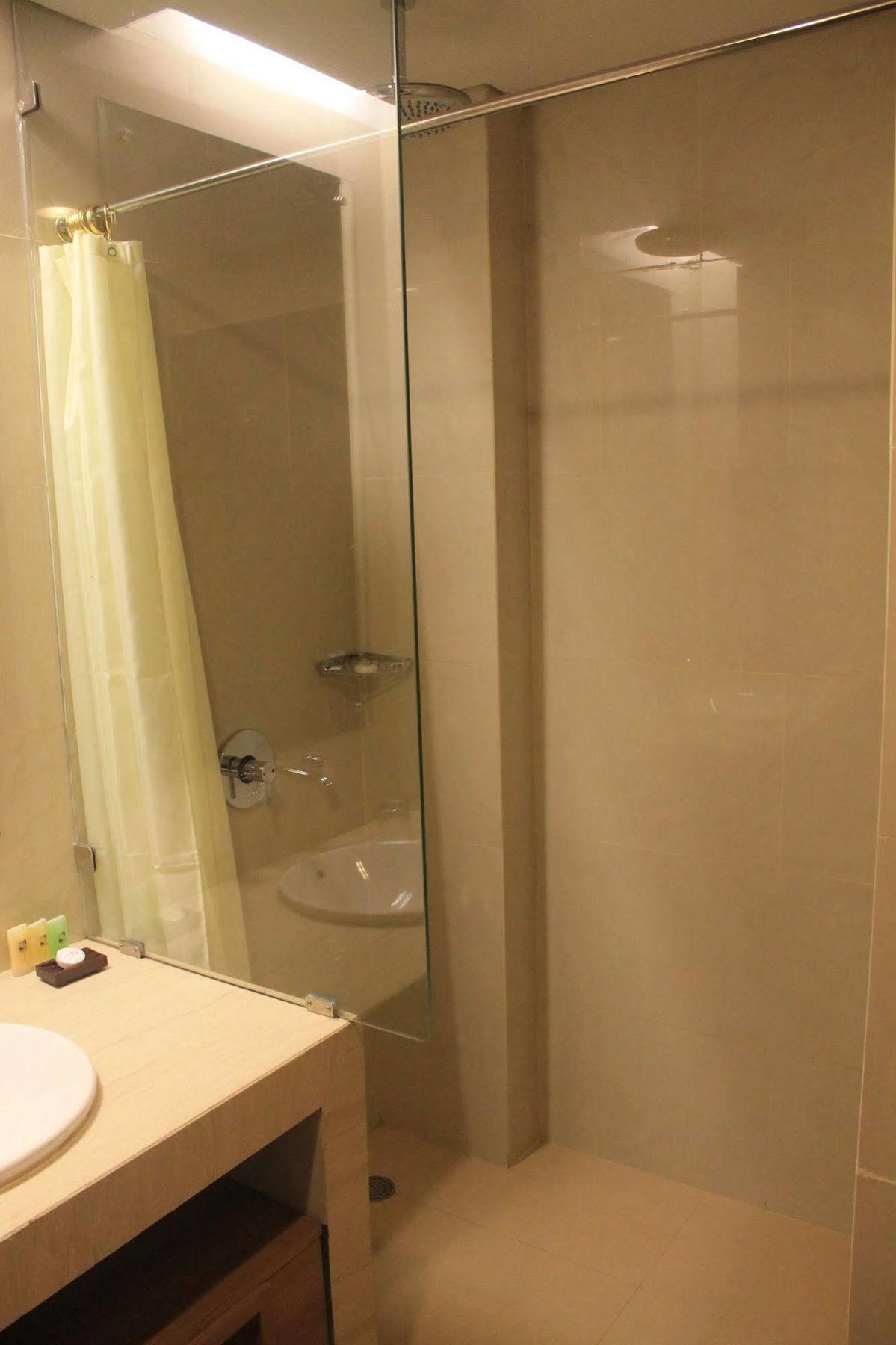 Swiss-Belinn Pangkalan Bun Exterior foto