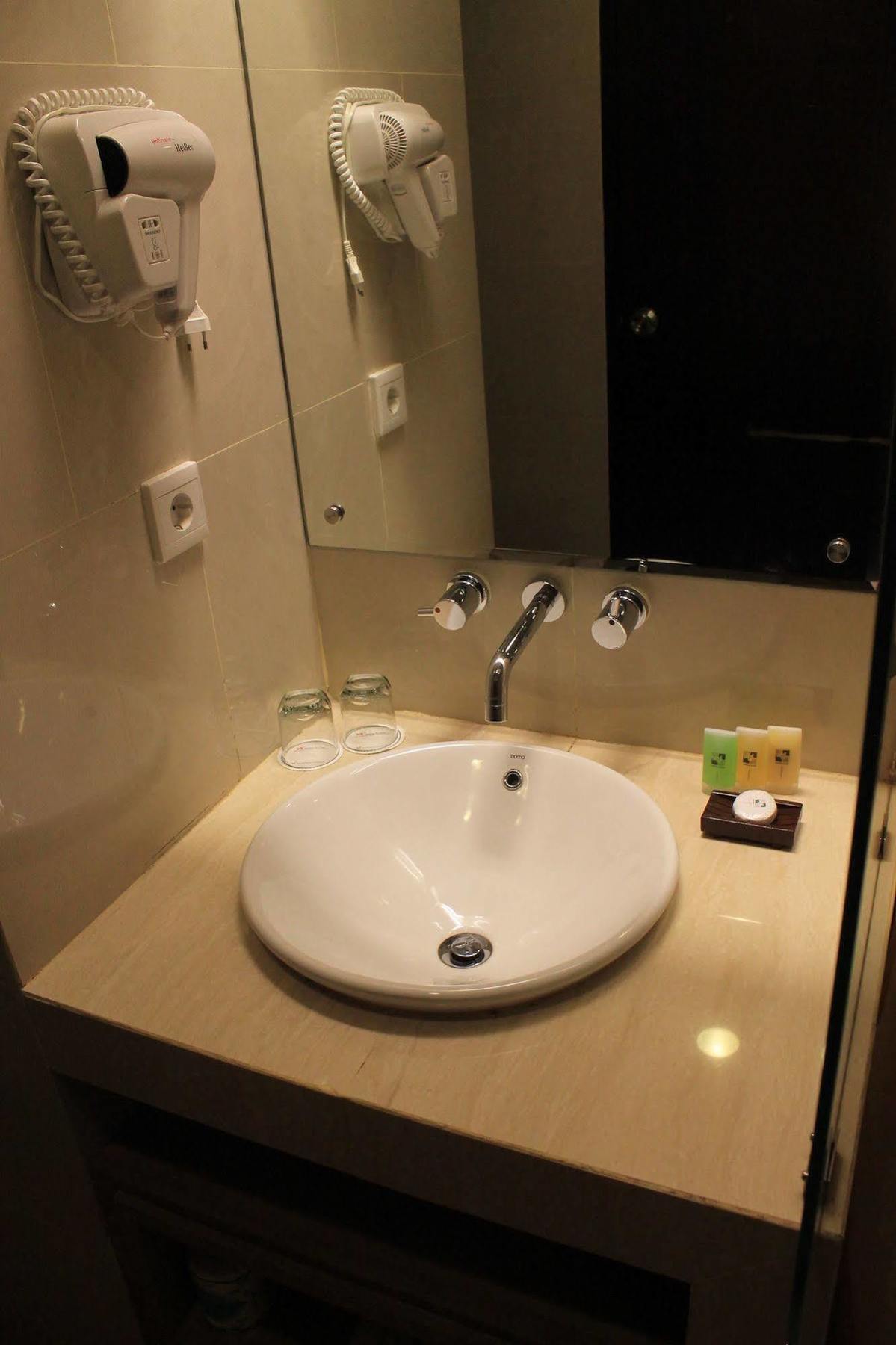 Swiss-Belinn Pangkalan Bun Exterior foto