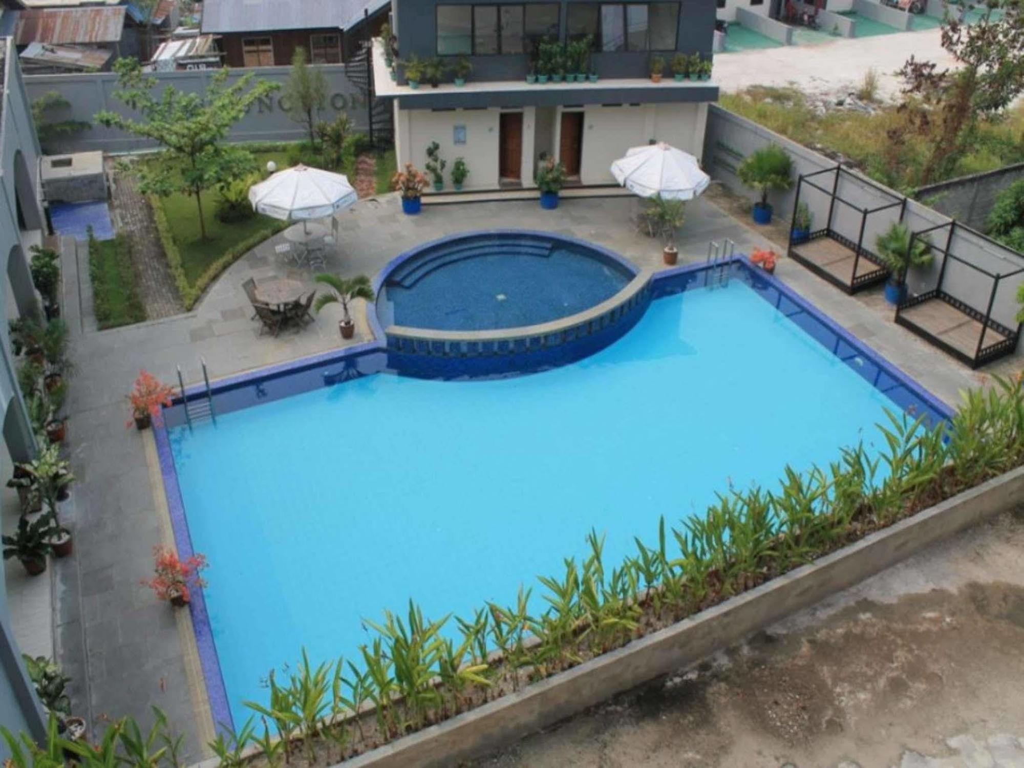 Swiss-Belinn Pangkalan Bun Exterior foto