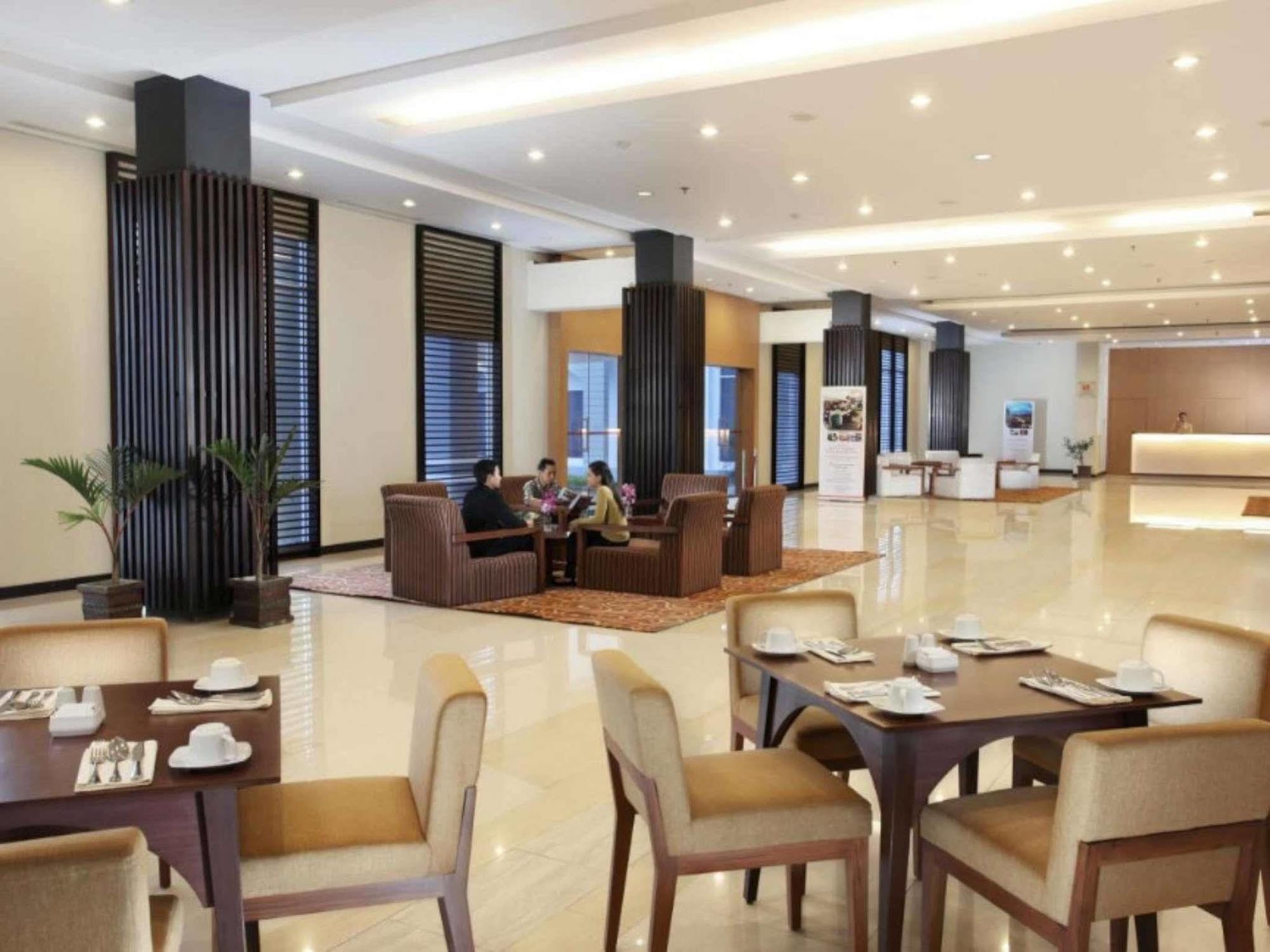 Swiss-Belinn Pangkalan Bun Exterior foto