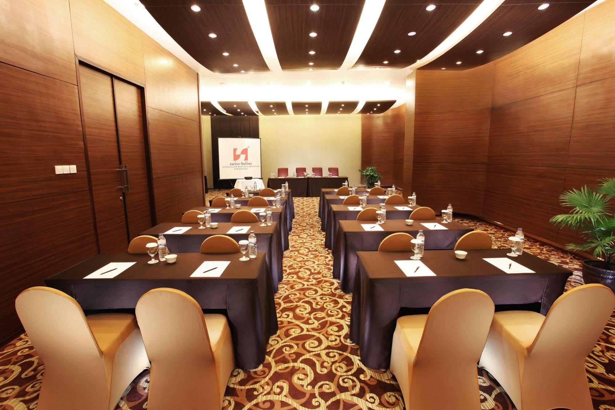Swiss-Belinn Pangkalan Bun Exterior foto